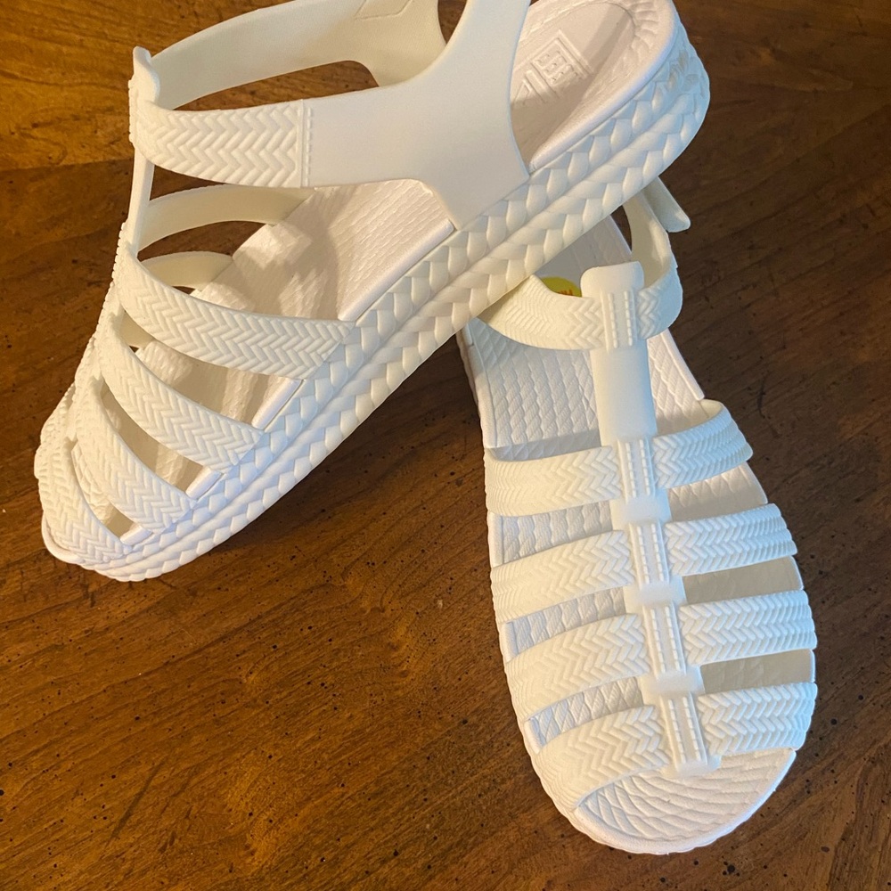 REEF water friendly Strappy Sandals women’s size 7
